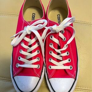 Converse sneaker, Salmon color, very fun, size 7